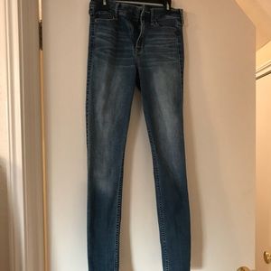 Medium washed hollister jeans